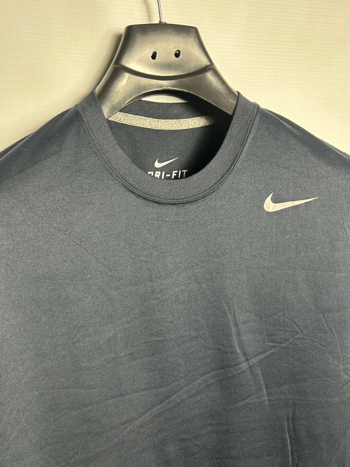 Nike Dri Fit Round Neck - Medium