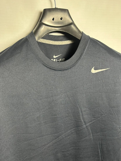 Nike Dri Fit Round Neck - Medium