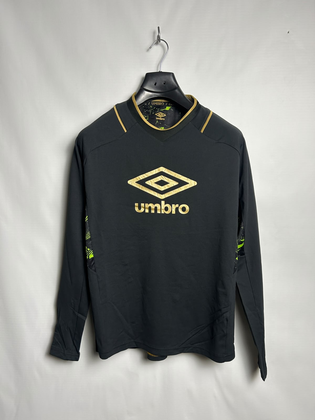 Umbro Big Logo Full Sleeves Round Neck - Large
