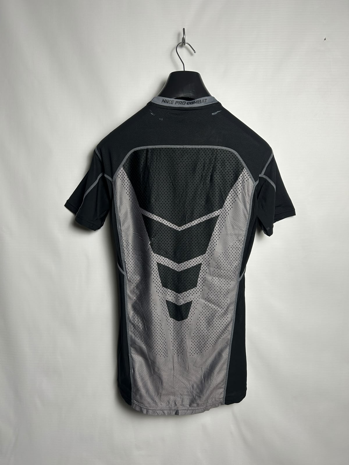 Nike Pro Combat Black Round Neck - Large