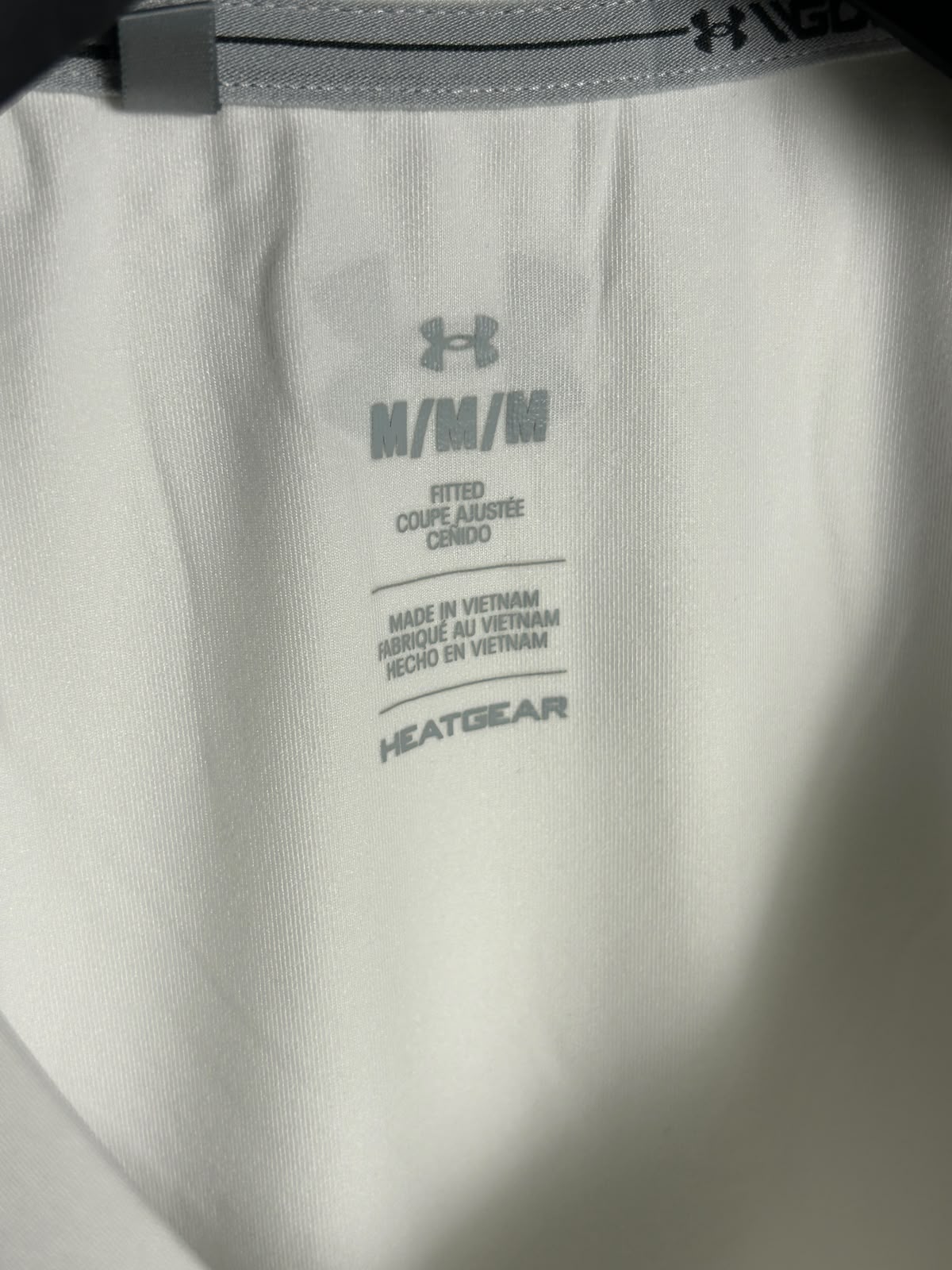 Under Armour Heat Gear White Full Sleeves V Neck - Medium