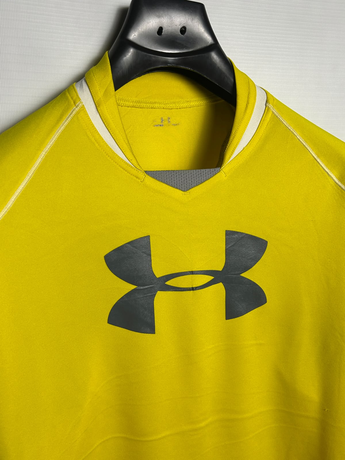Under Armour Big Logo Yellow Round Neck - Large