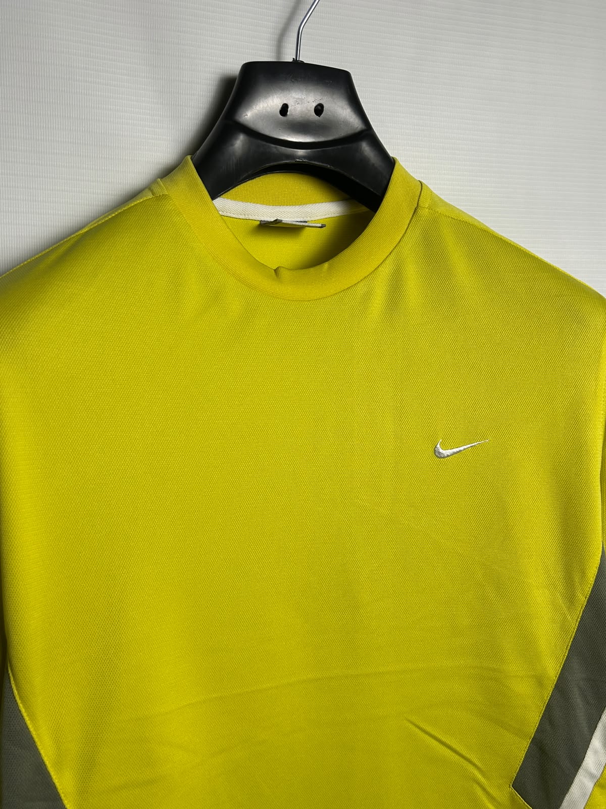 Nike Fitdry Yellow Round Neck - Large