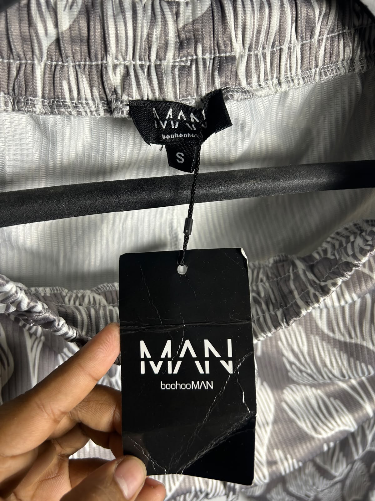 Boohoo Man Printed - Small