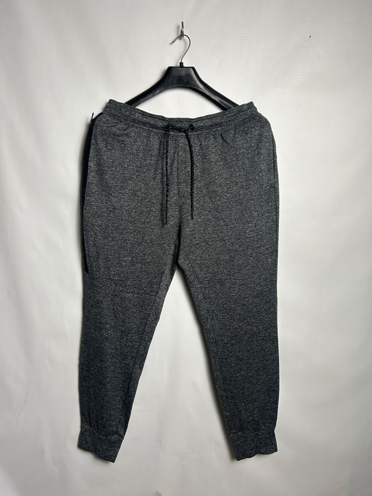 American Eagle Black - Large