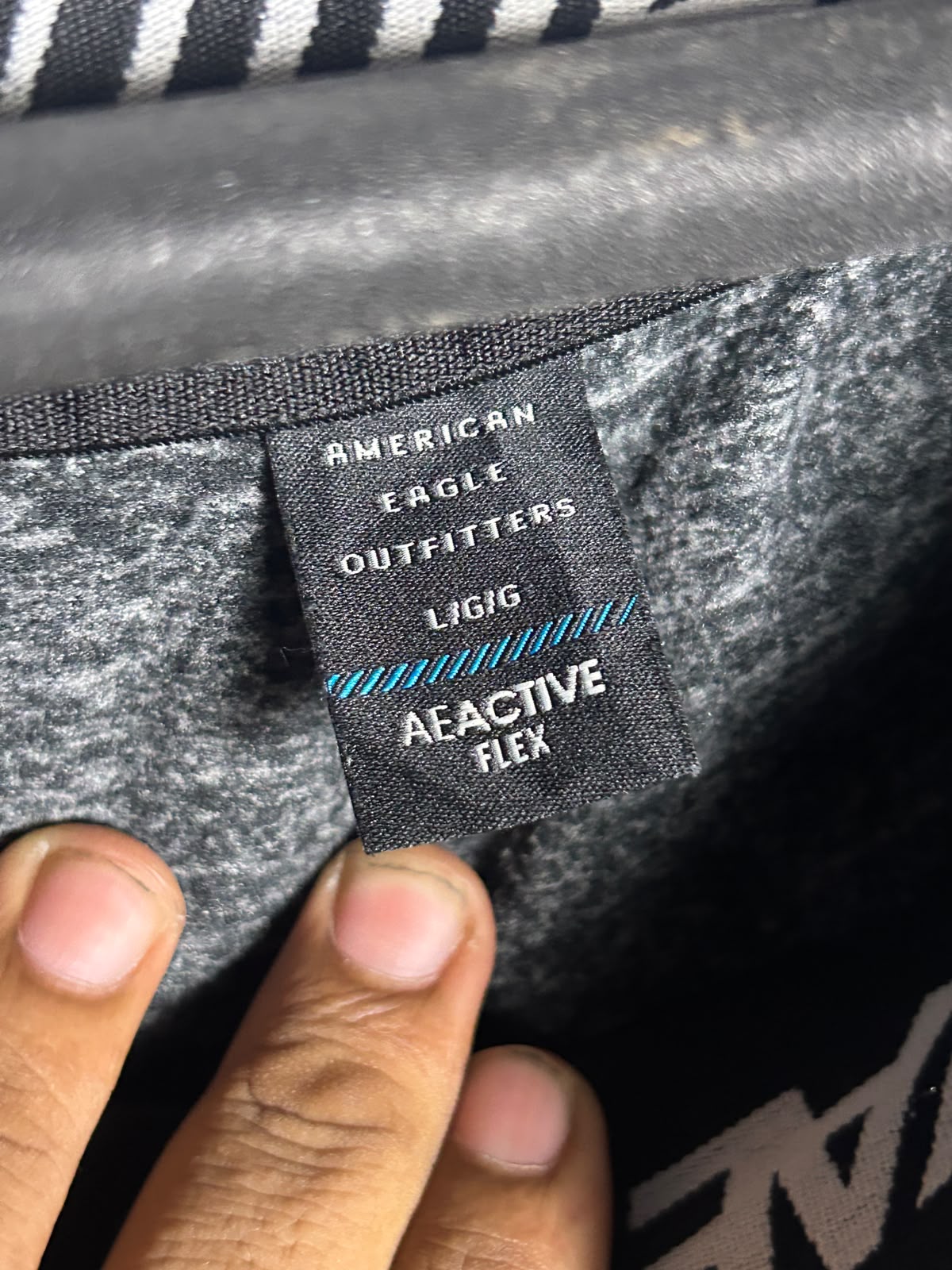 American Eagle Black - Large