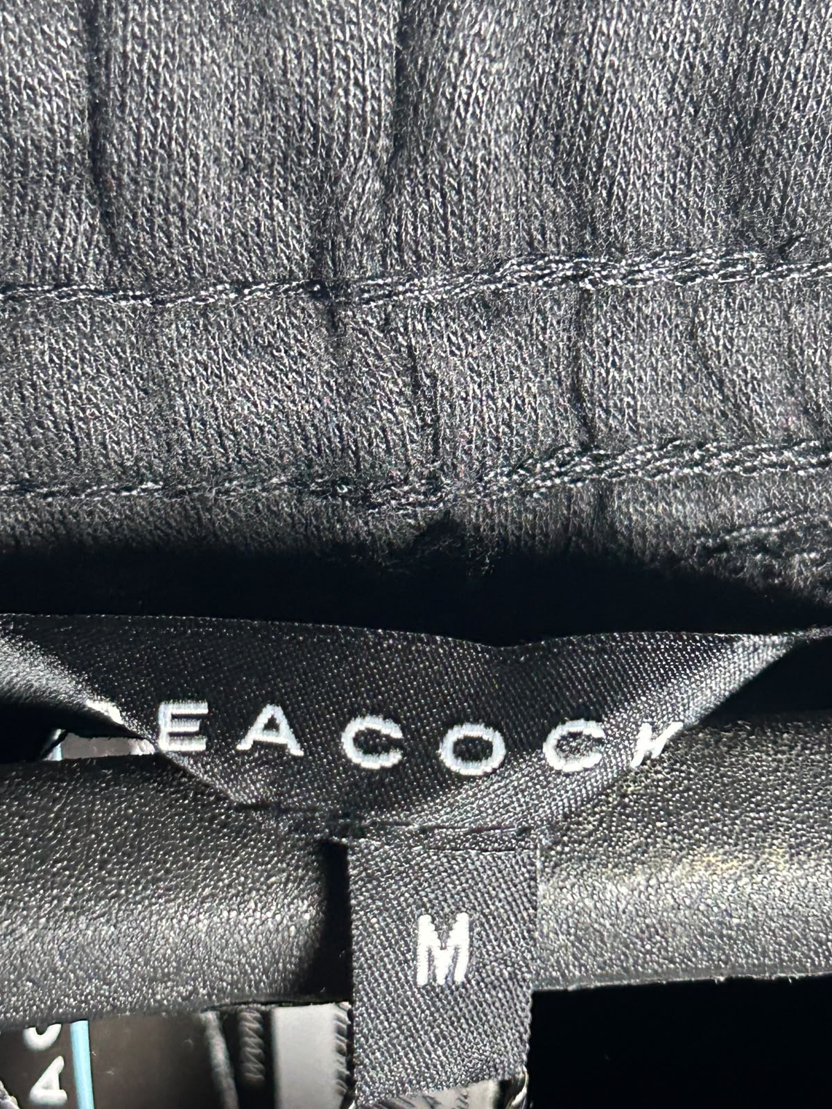 Peacocks Black - Medium