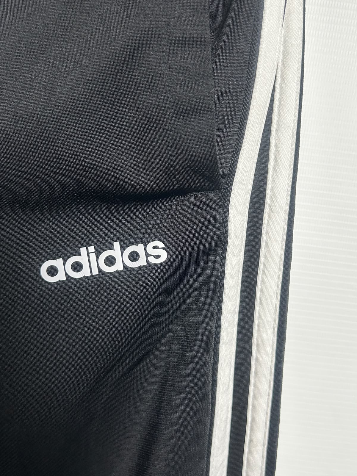 Adidas Black - Medium