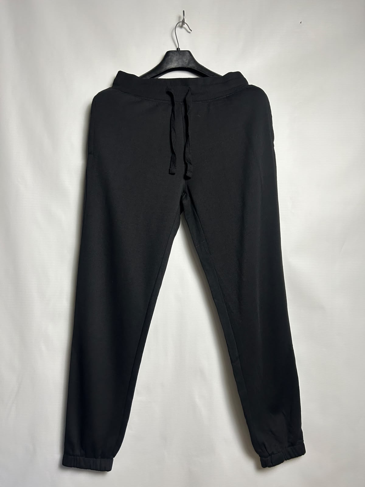 Plain Black - Medium