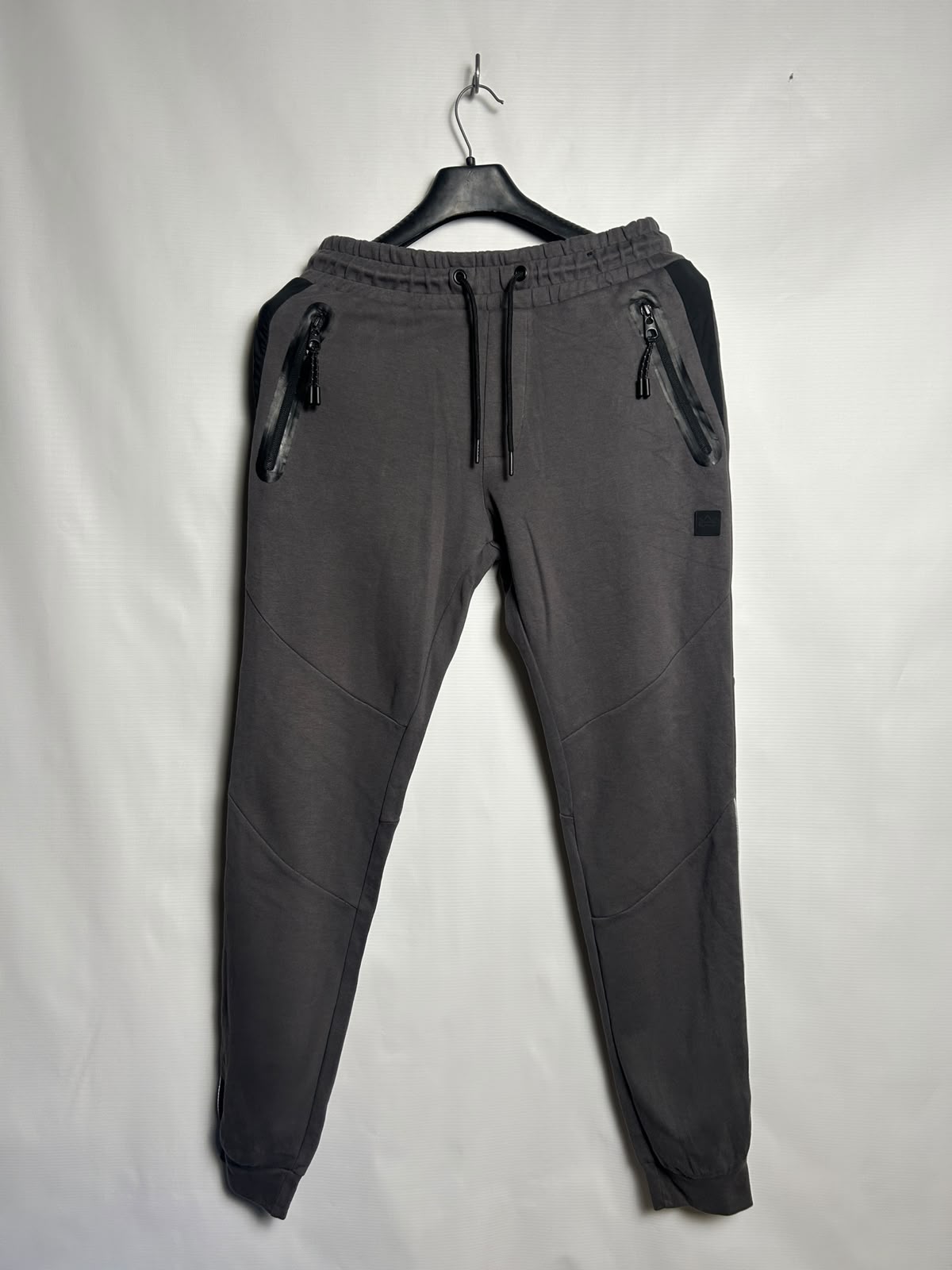 F&F Black - Small