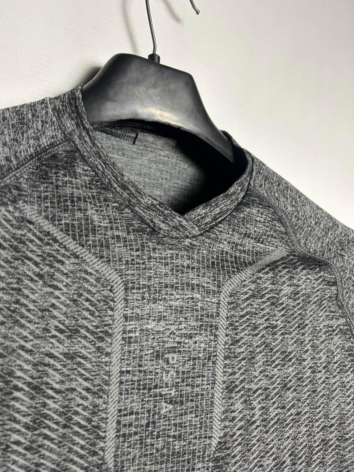 Kipstan Grey Full Sleeves Round Neck - Small