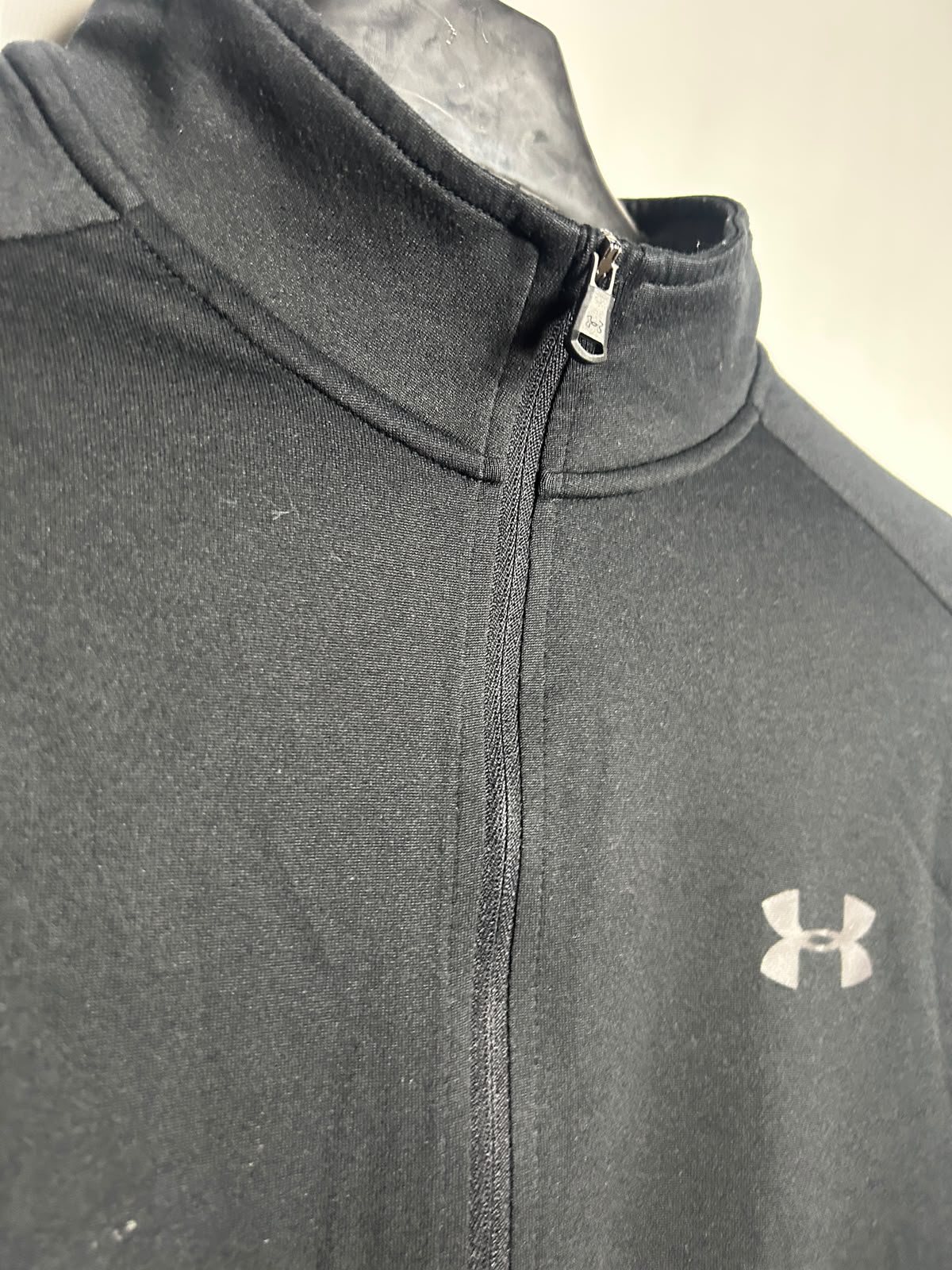 Under Armour Heat Gear Black Full Sleeves Half Zip - LG