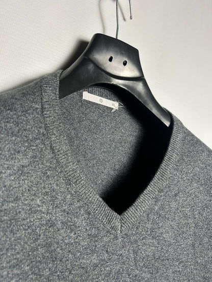 Grey V Neck Upper - XL