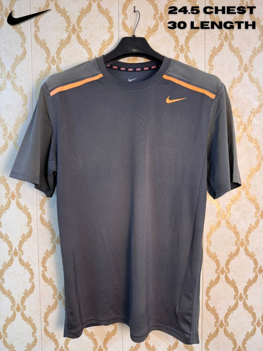 Nike Shirt - XXL