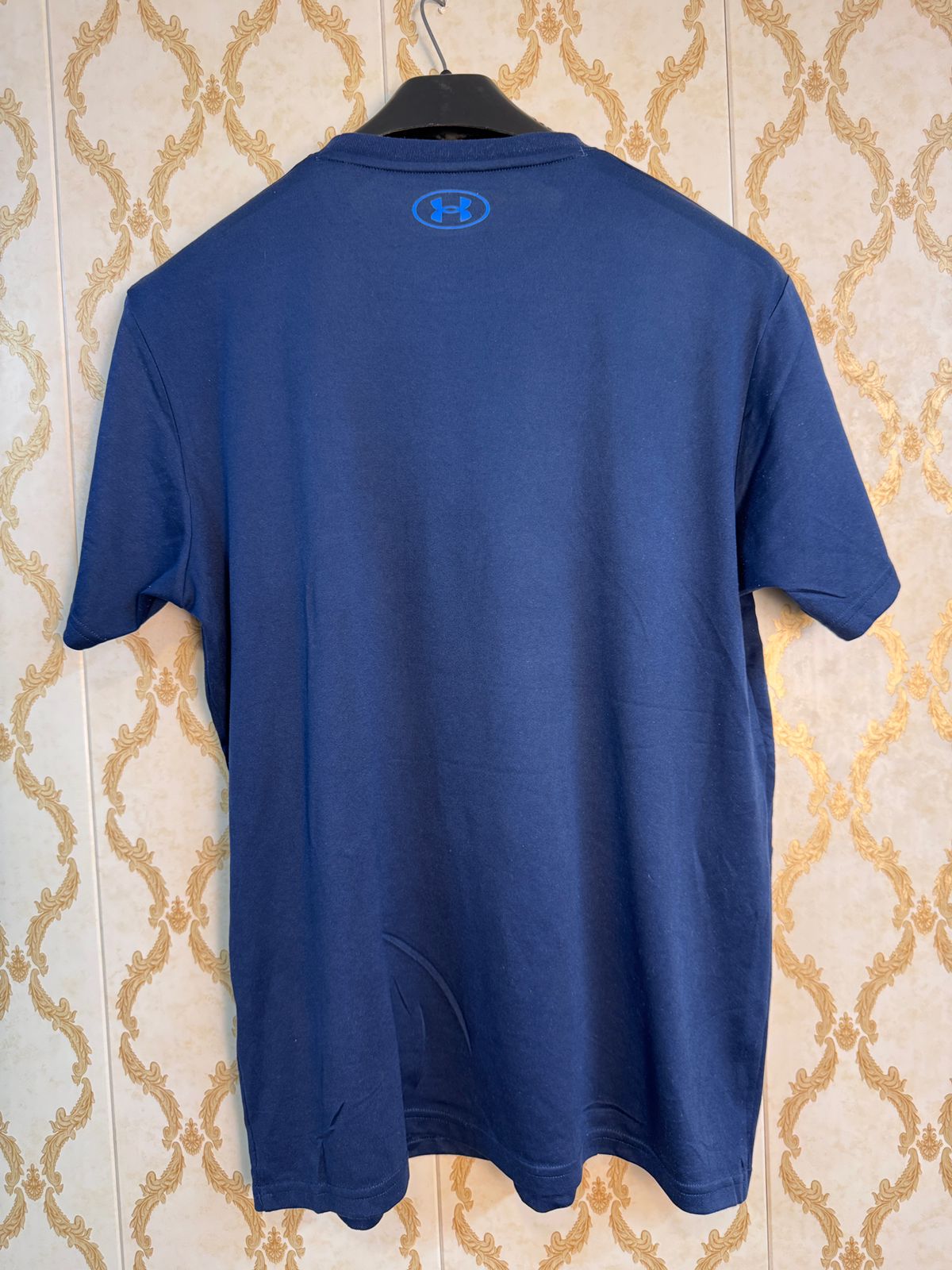 Under Armour Shirt - XL
