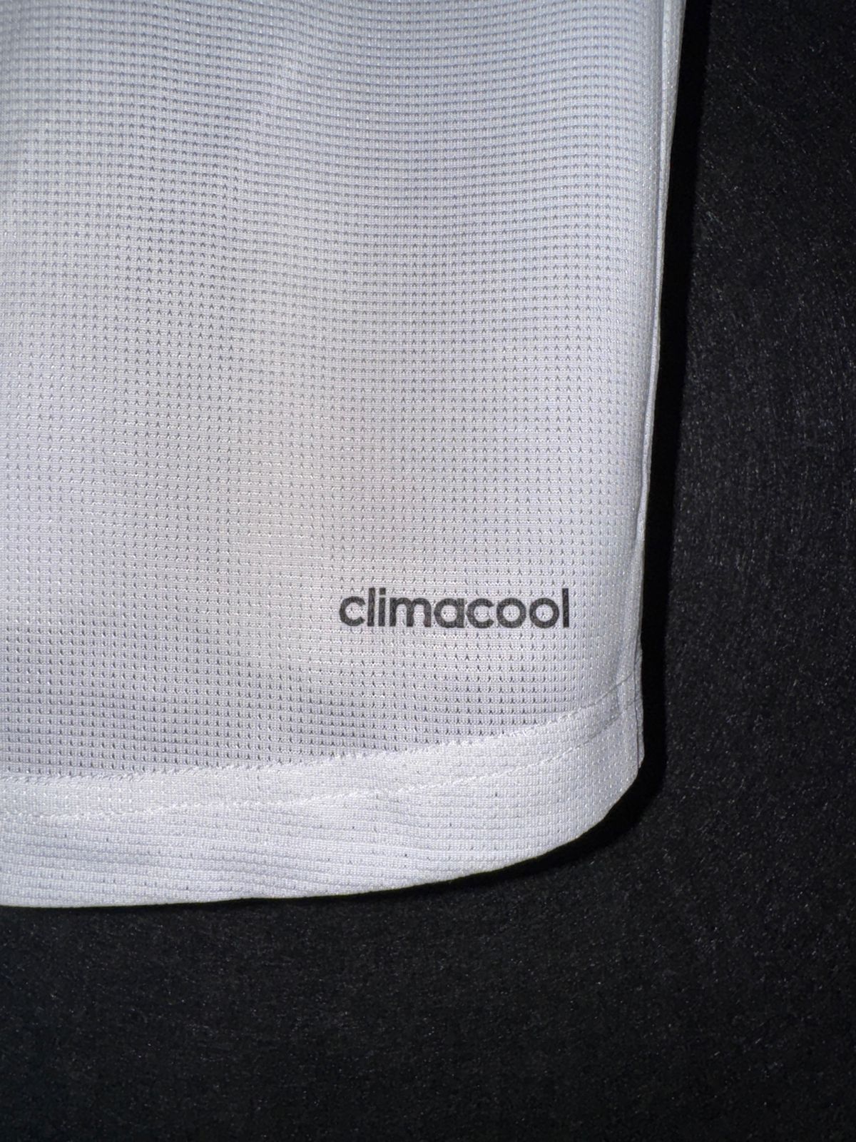 Adidas Round Neck Shirt - Medium