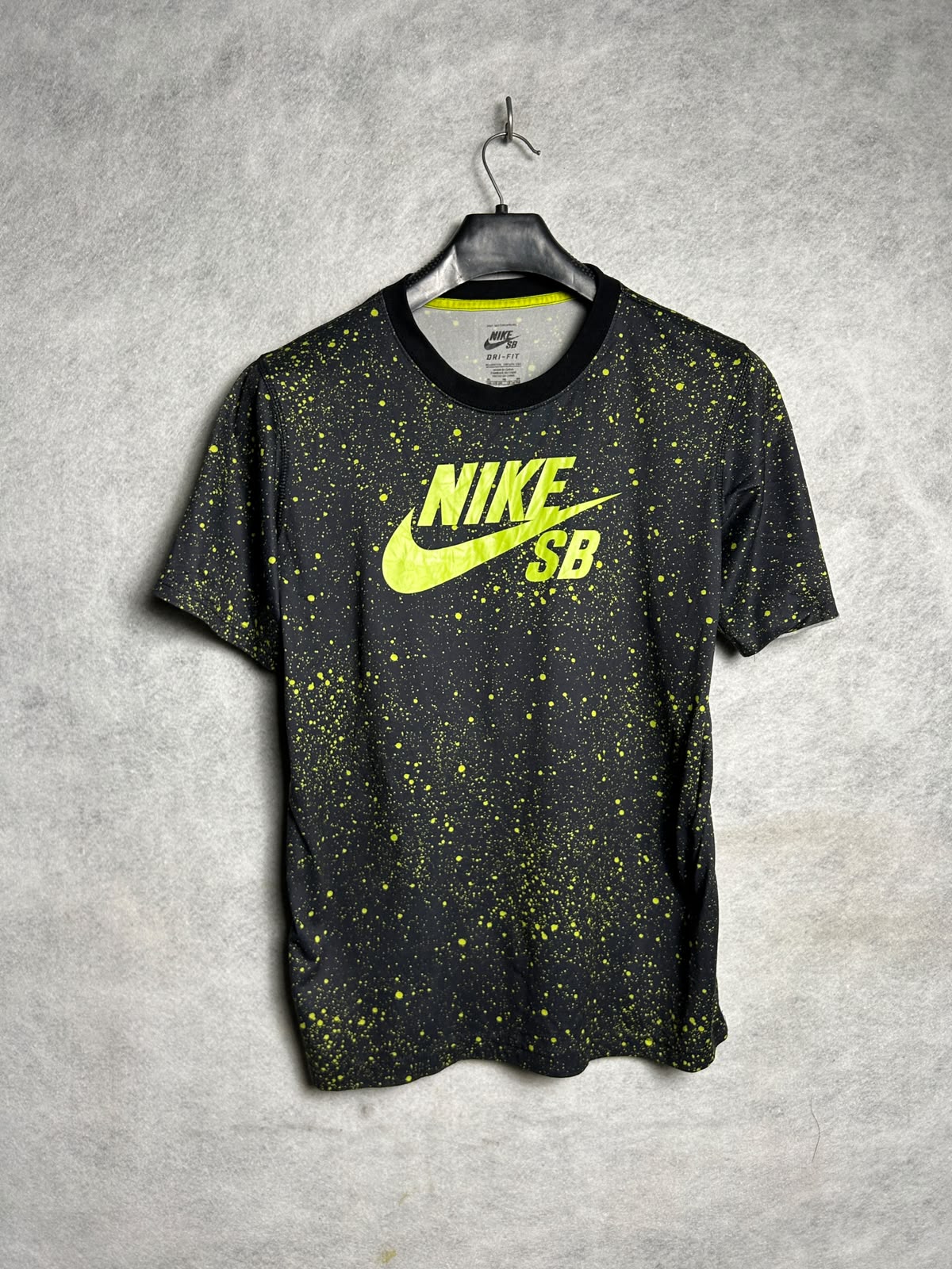 Nike Dri Fit Round Neck - XL