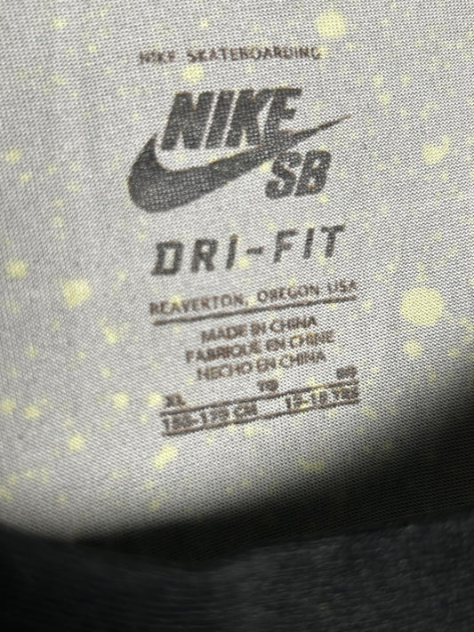 Nike Dri Fit Round Neck - XL
