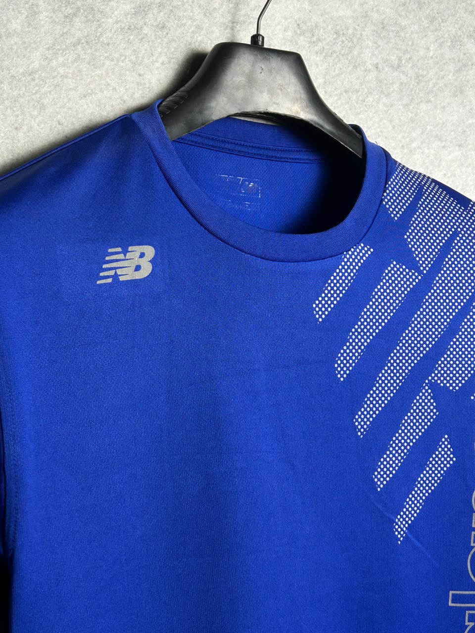 New Balance Big Logo Blue Round Neck - Medium