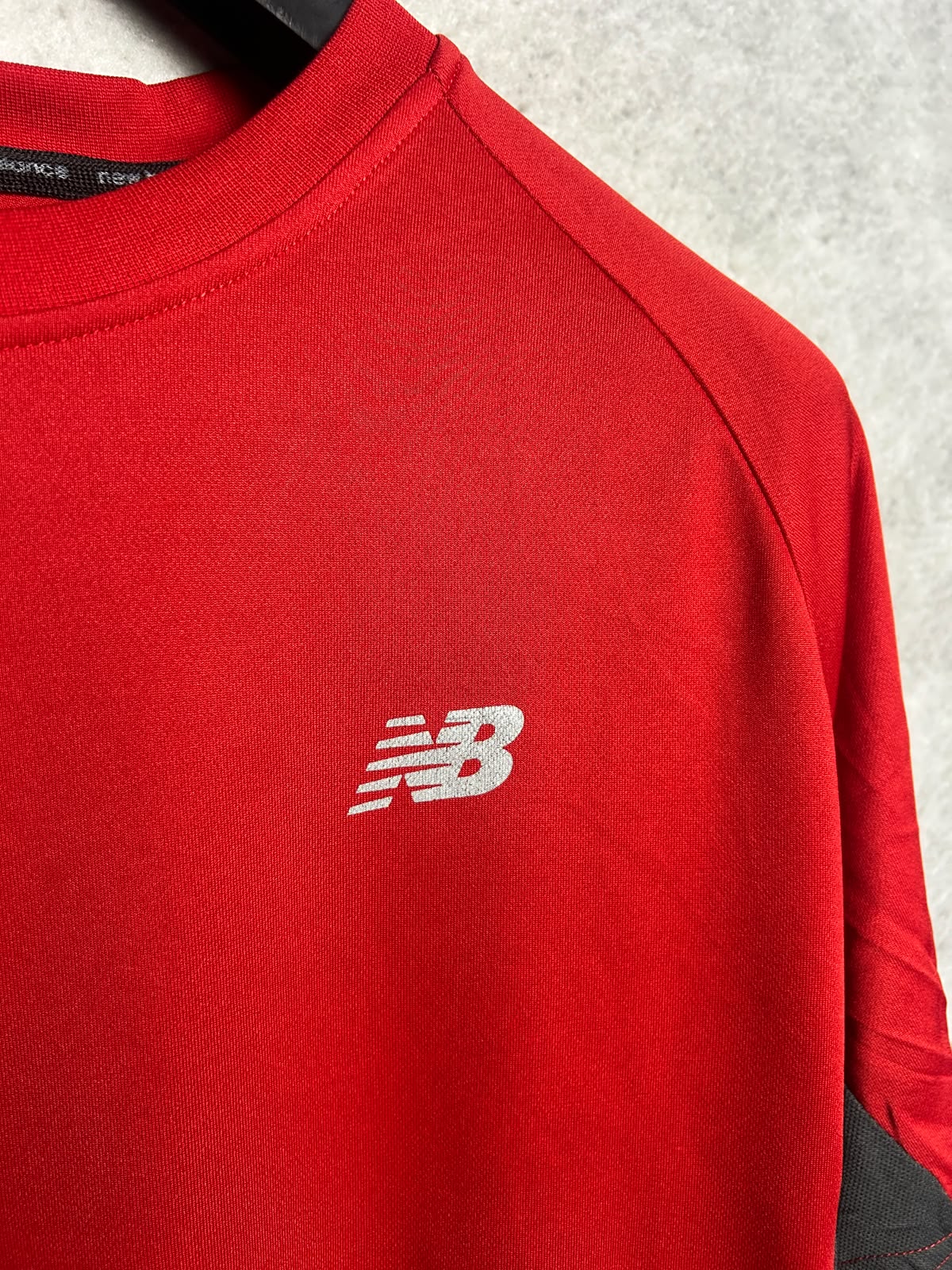 New Balance Red Round Neck - Large