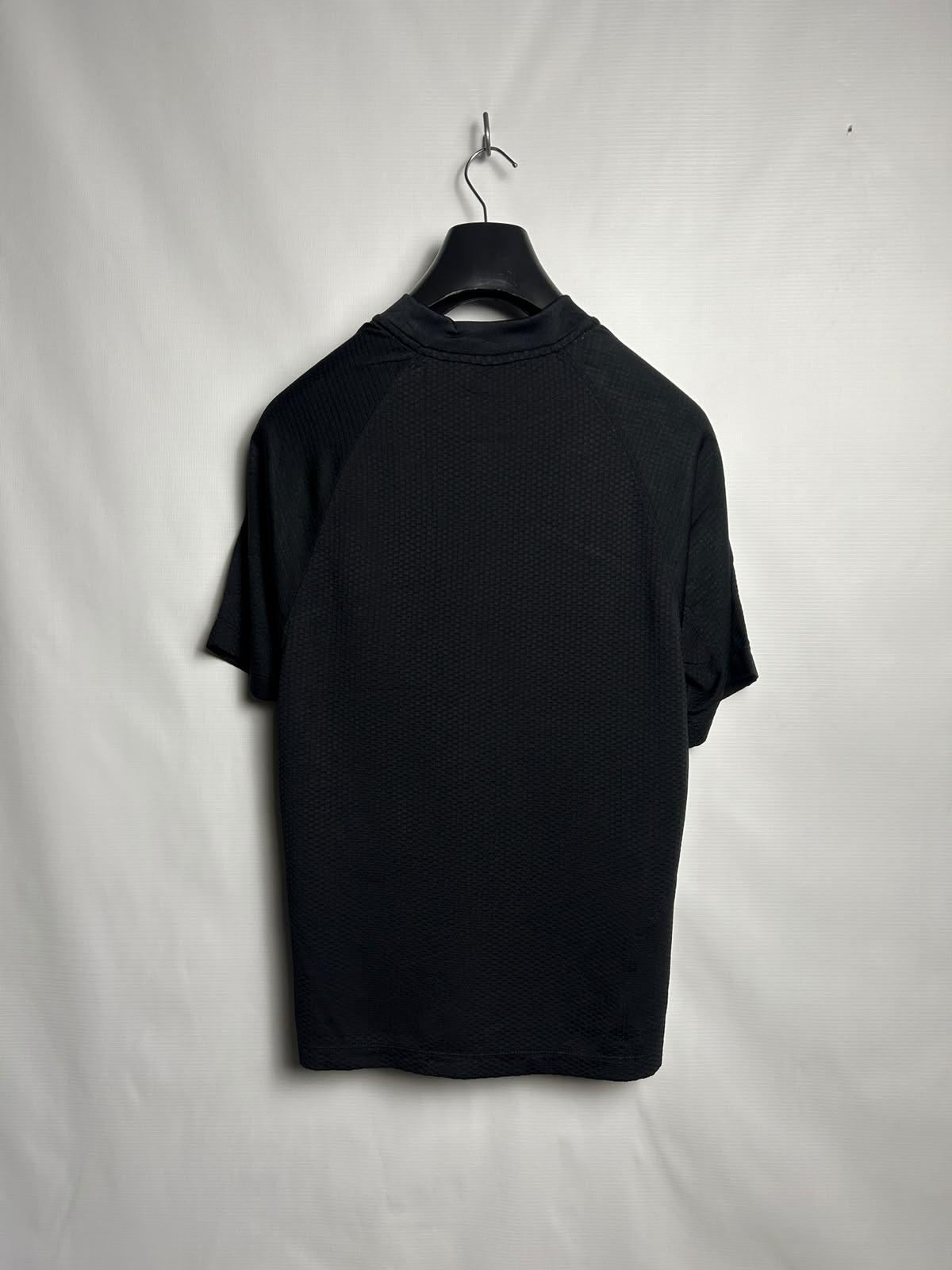 Nike Black Round Neck - Medium