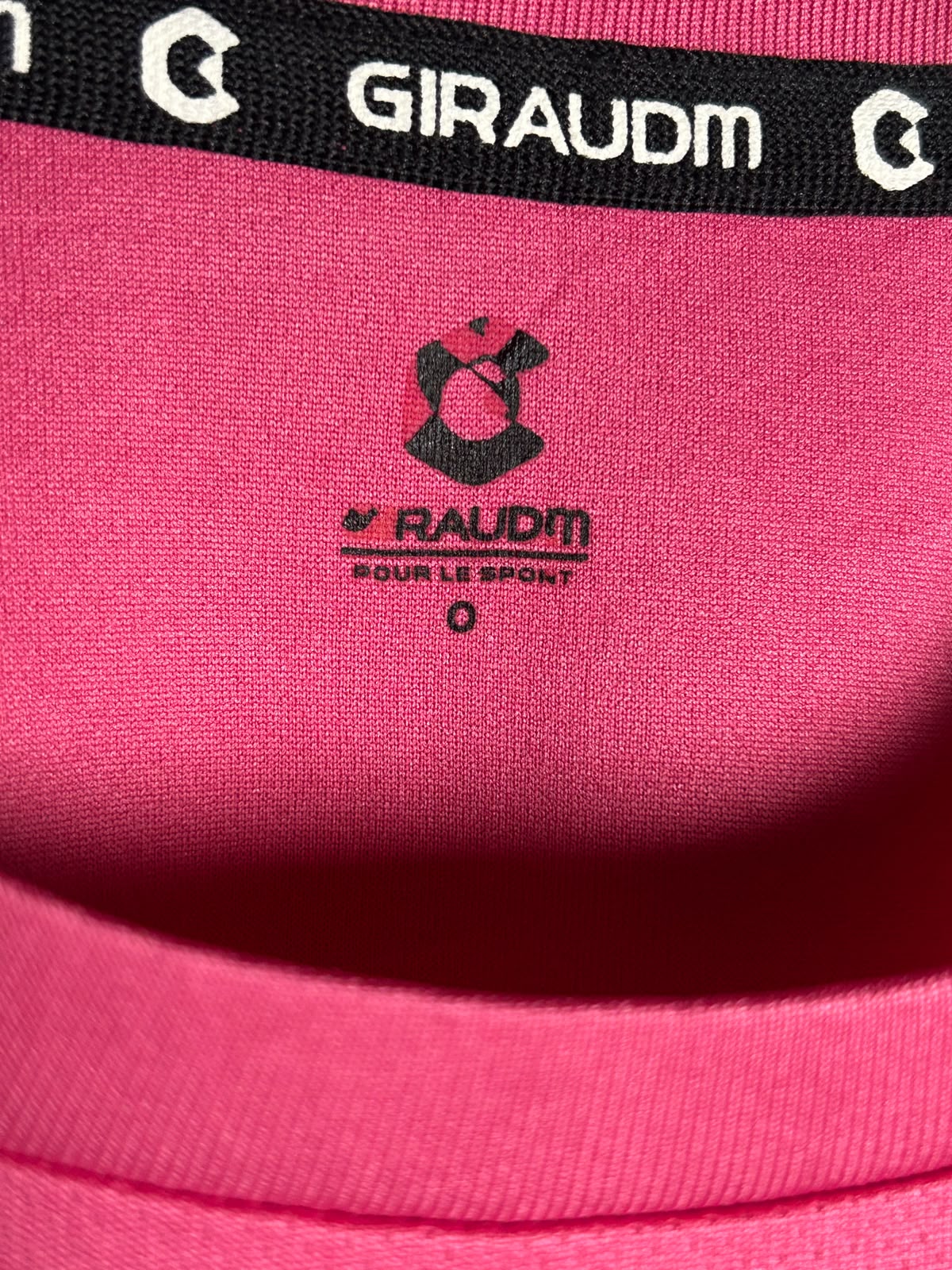 Giraudm Round Neck - Medium