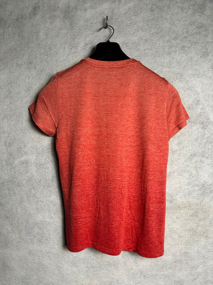 UNIQLO Round Neck - Medium
