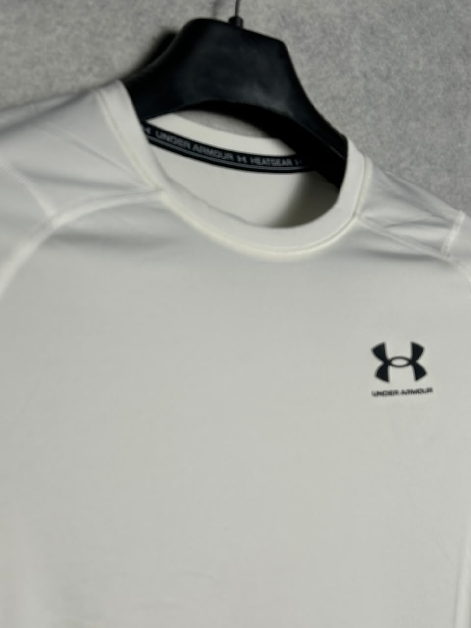 Under Armour White Heat Gear - Large