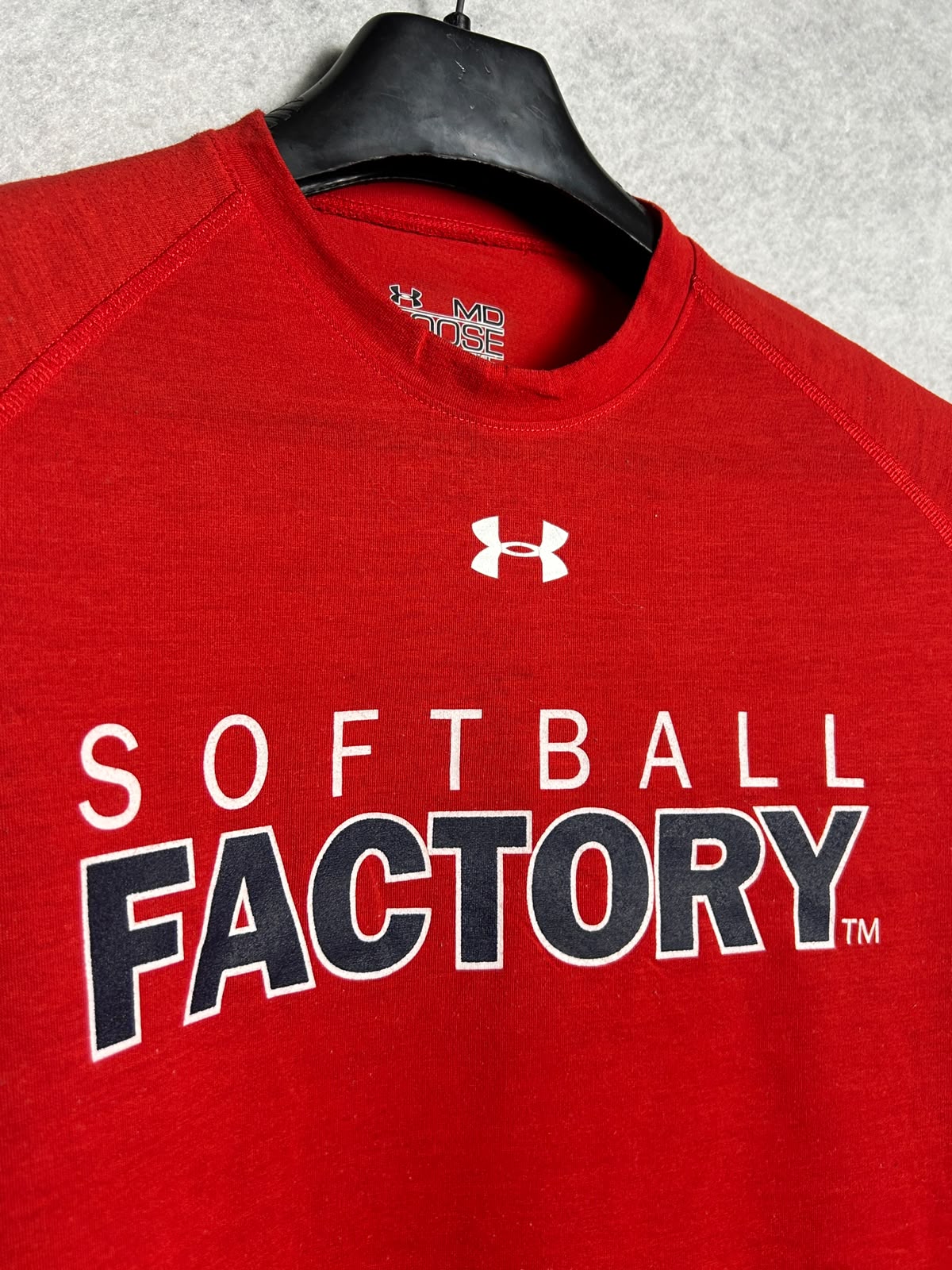 Under Armour Soft Ball Factory Big Logo Red Heat Gear Loose - Medium