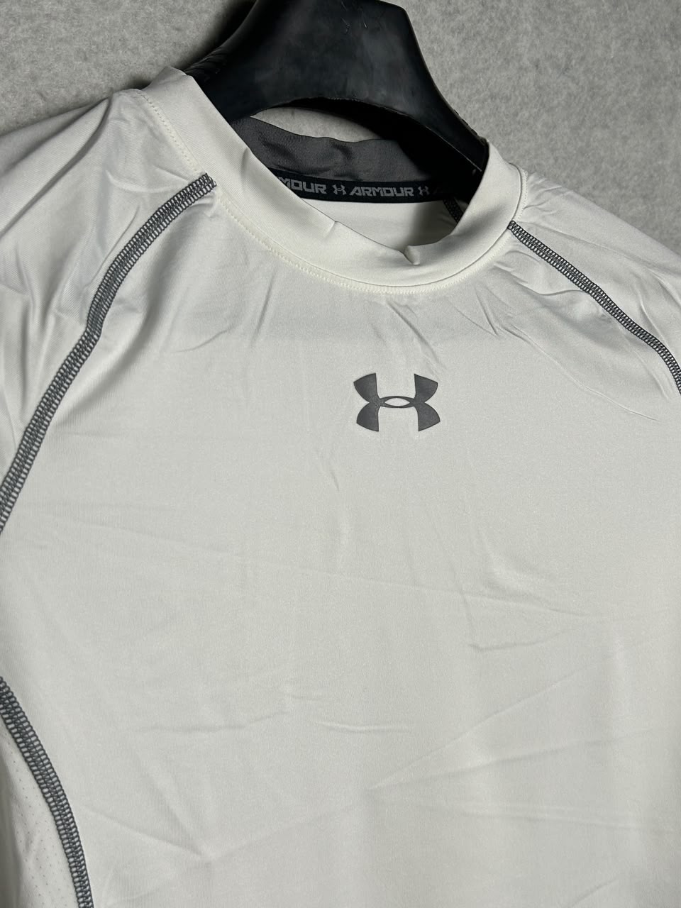 Under Armour Heat Gear White - Large