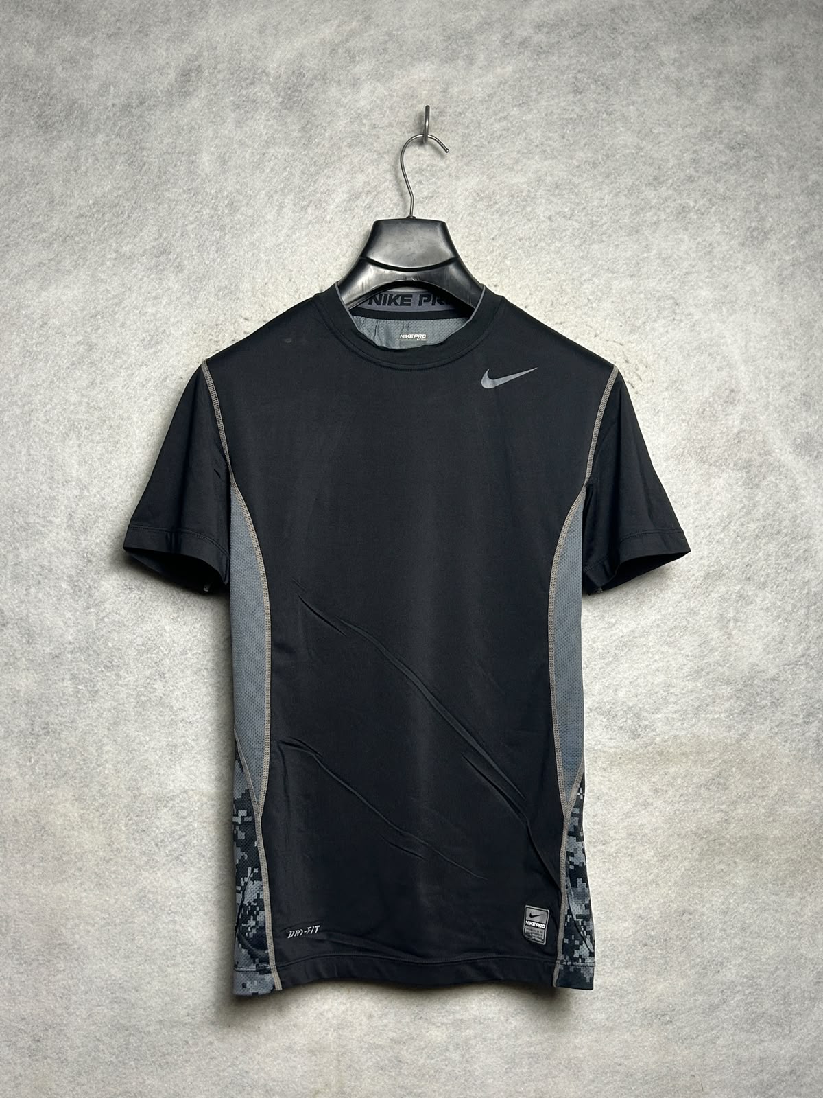 Nike Pro Black Round Neck - Medium