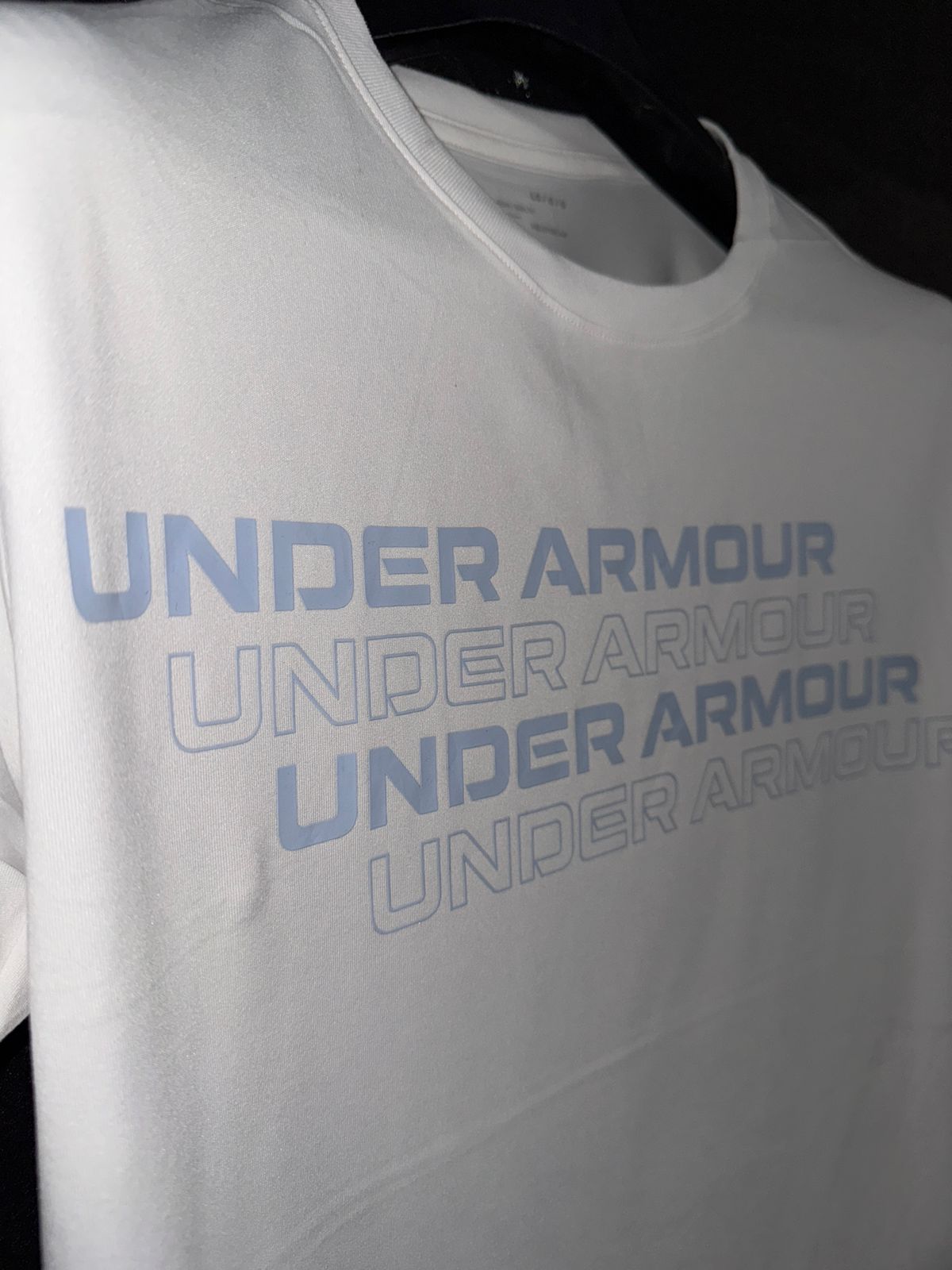 Under Armour Light Blue/White Round Neck - Large