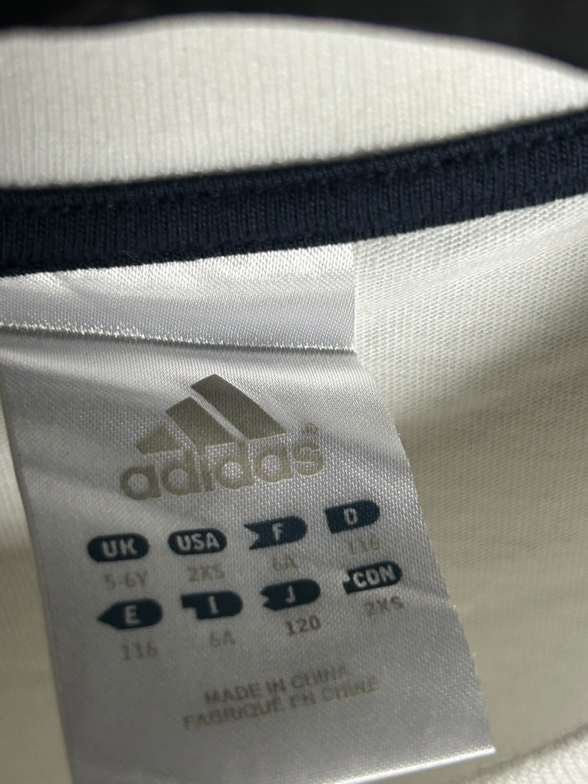 Adidas Round Neck - Extra Small