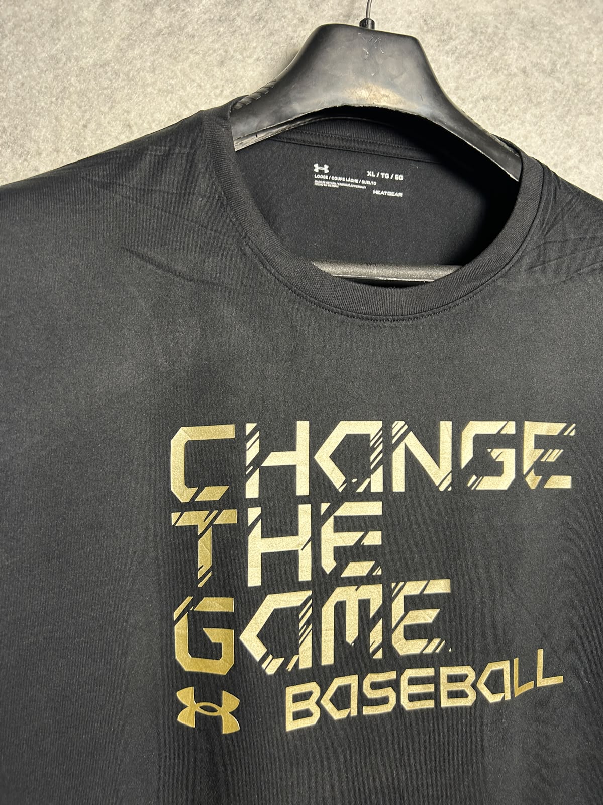 Under Armour Heat Gear Loose  Black Round Neck - XL