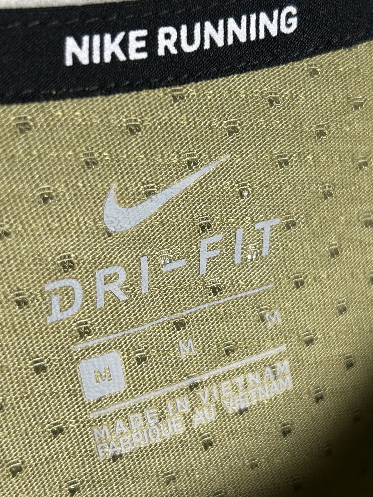 Nike Running Dri Fit Round Neck Full Sleeves - Medium