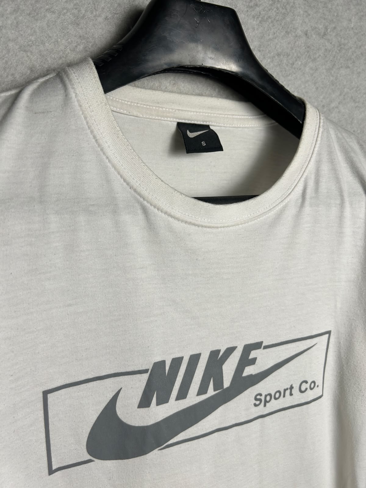 Nike Sports Co. White Round Neck - Small