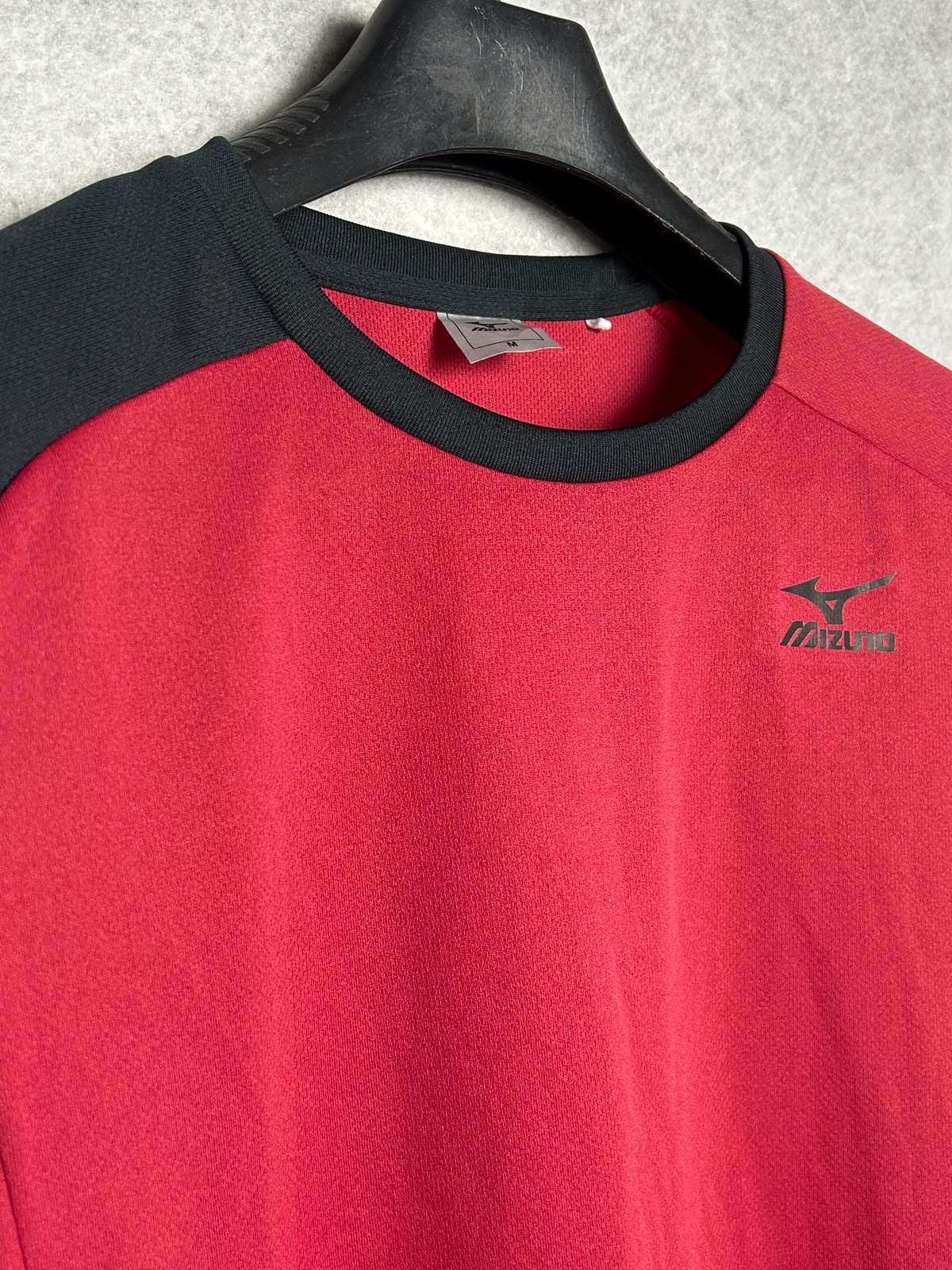 Mizuno Red Full Sleeves Round Neck - Medium