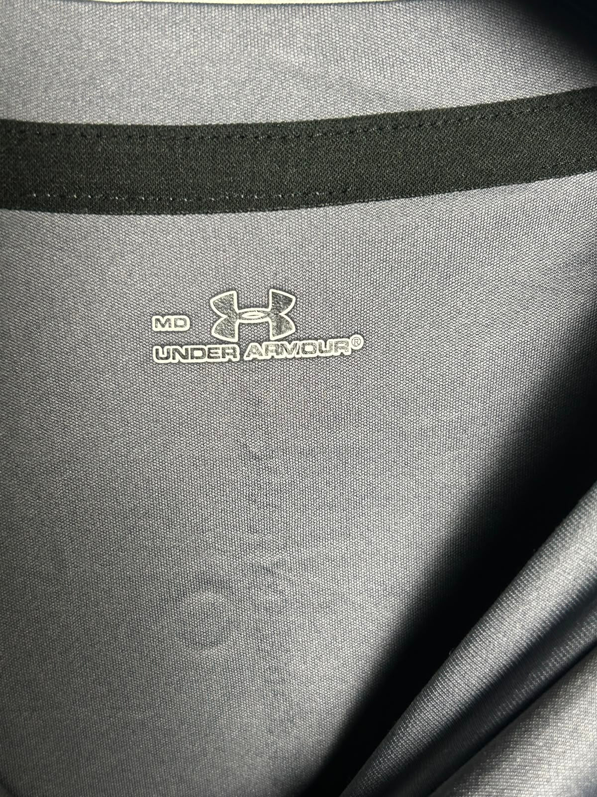 Under Armour Grey Round Neck - Medium