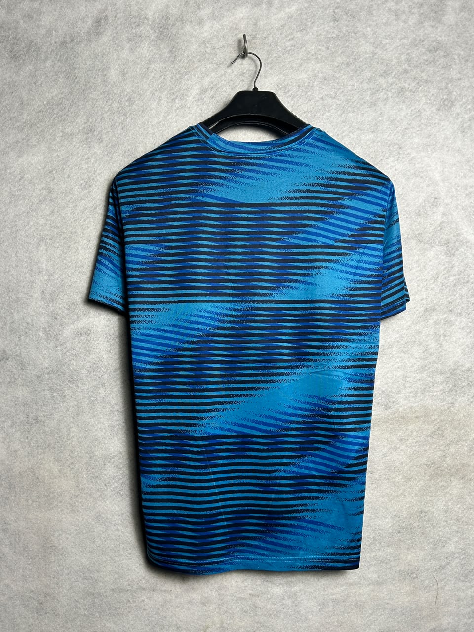 The Nike Tee Dri Fit Round Neck - Large