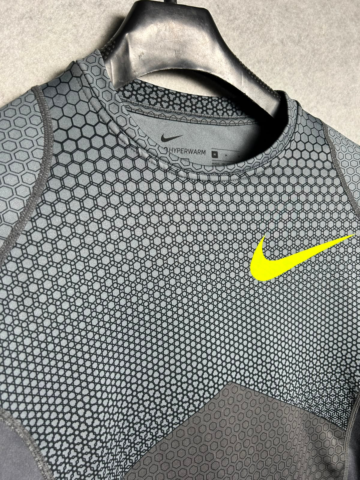 Nike Pro Hyperwarm Round Neck Full Sleeves - Medium