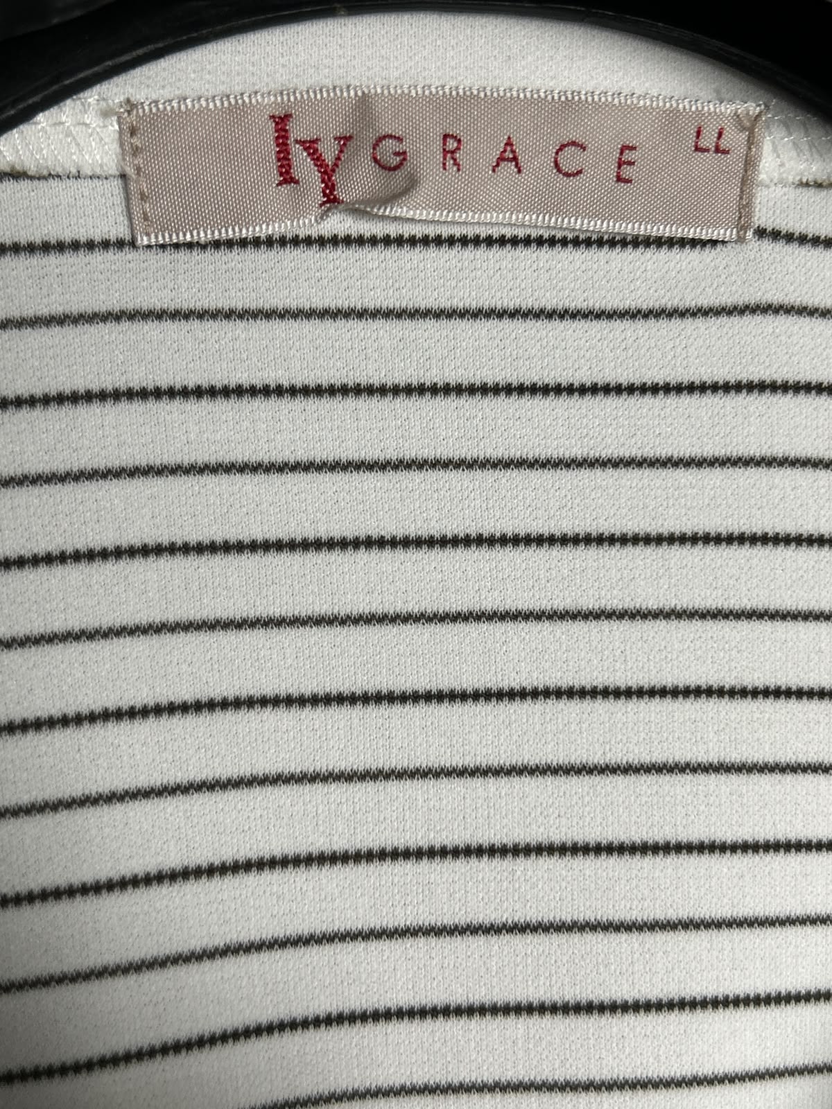Iy Grace V Neck - XL