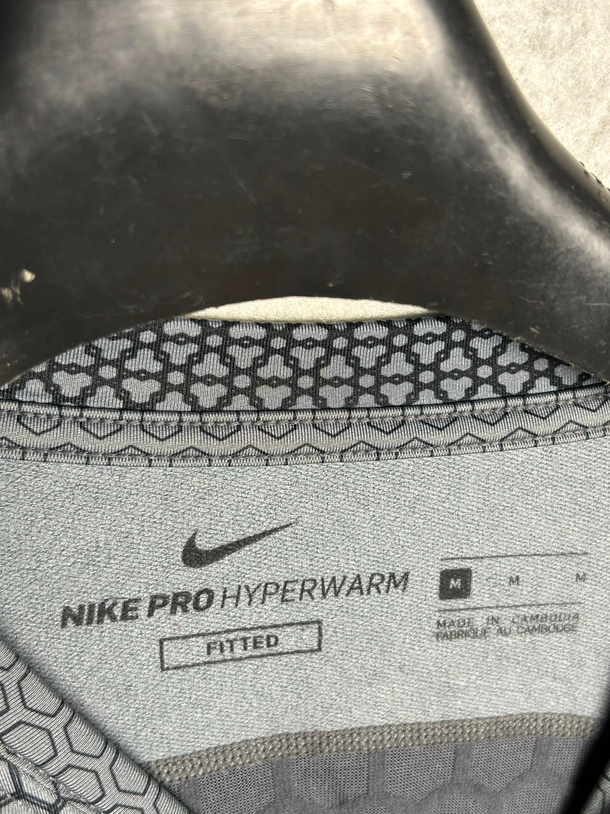 Nike Pro Hyperwarm Round Neck Full Sleeves - Medium