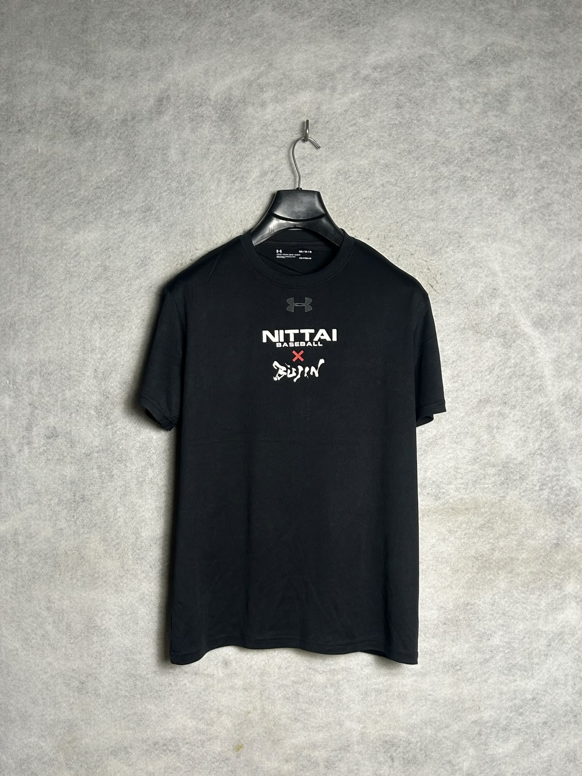 Under Armour Heat Gear Black Round Neck - Medium