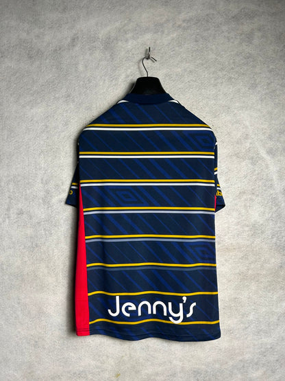 Umbro V Neck - Medium