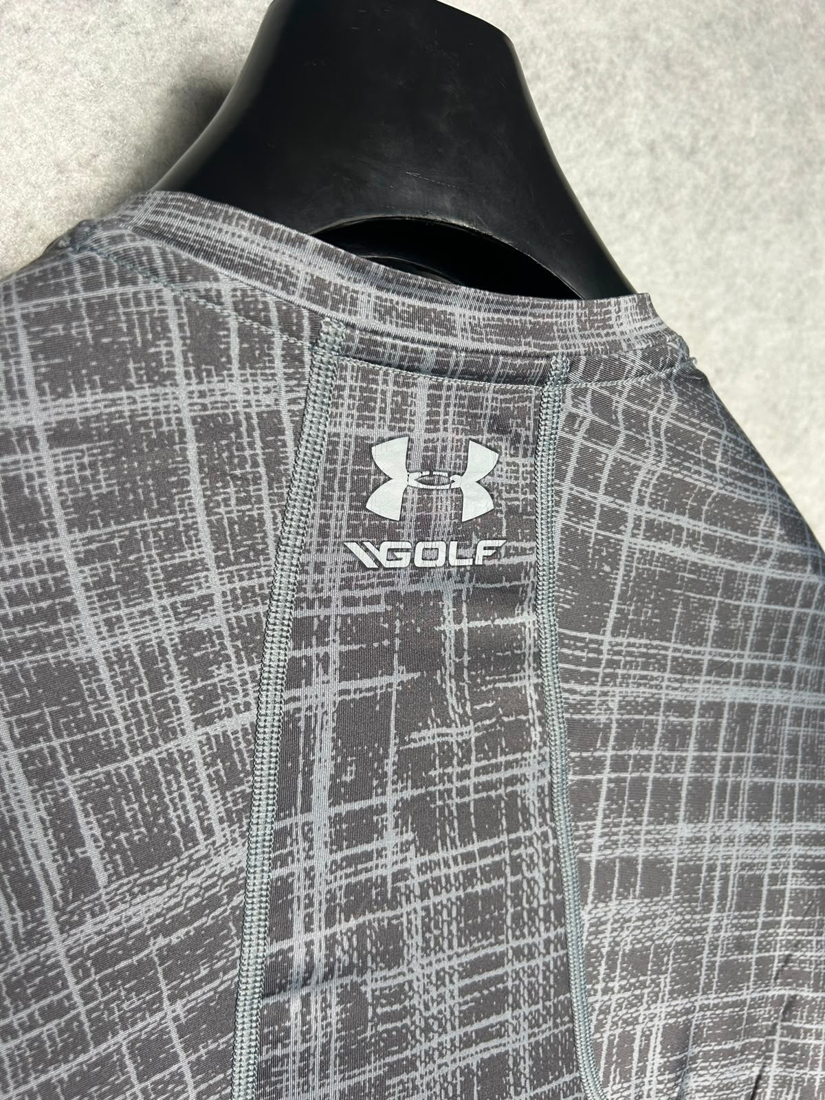 Under Armour Grey Full Sleeves V Neck - Medium