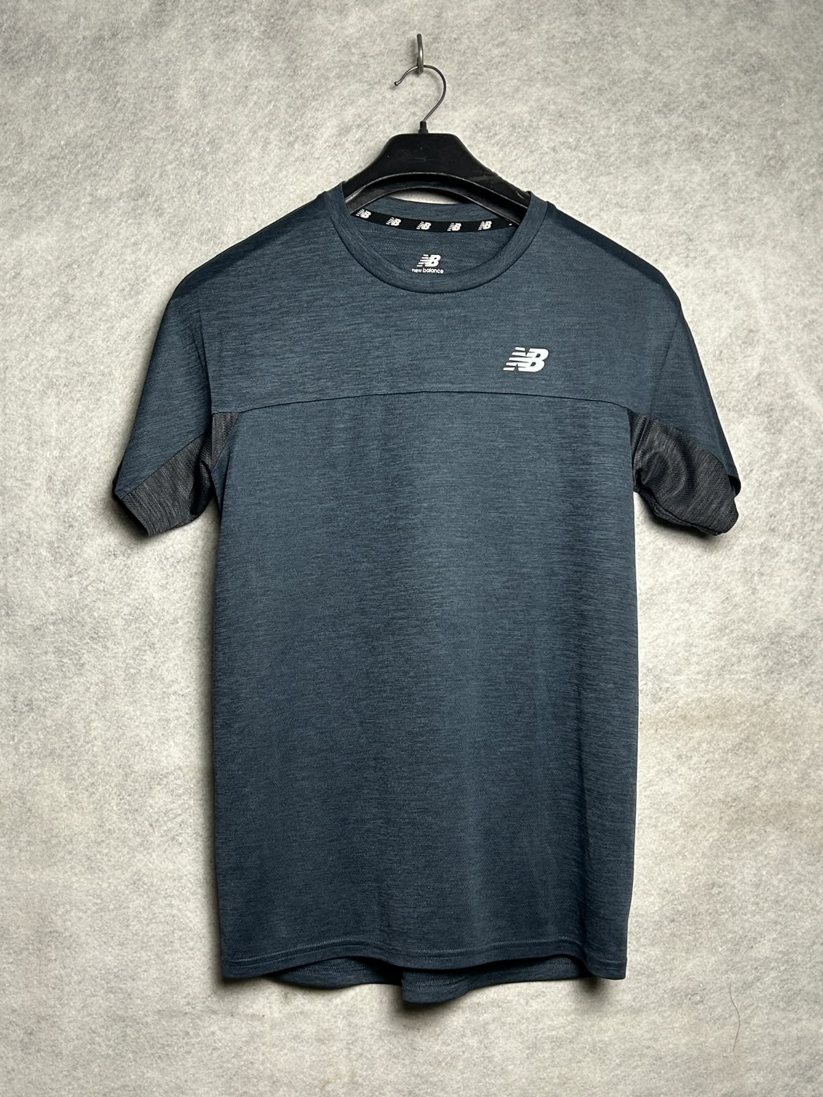 New Balance Round Neck - Medium