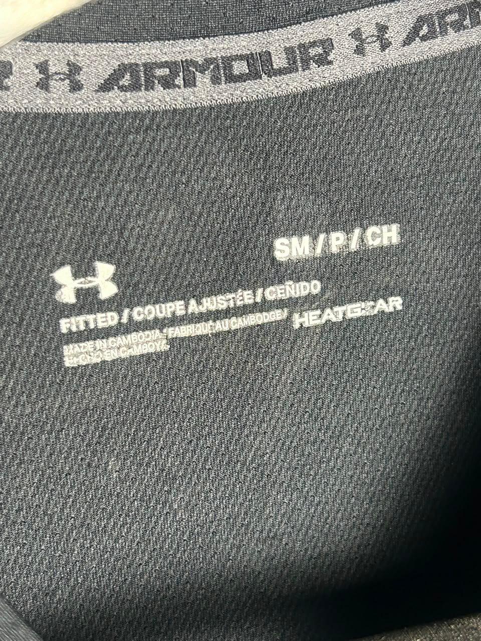 Under Armour Heat Gear Black V Neck - Small