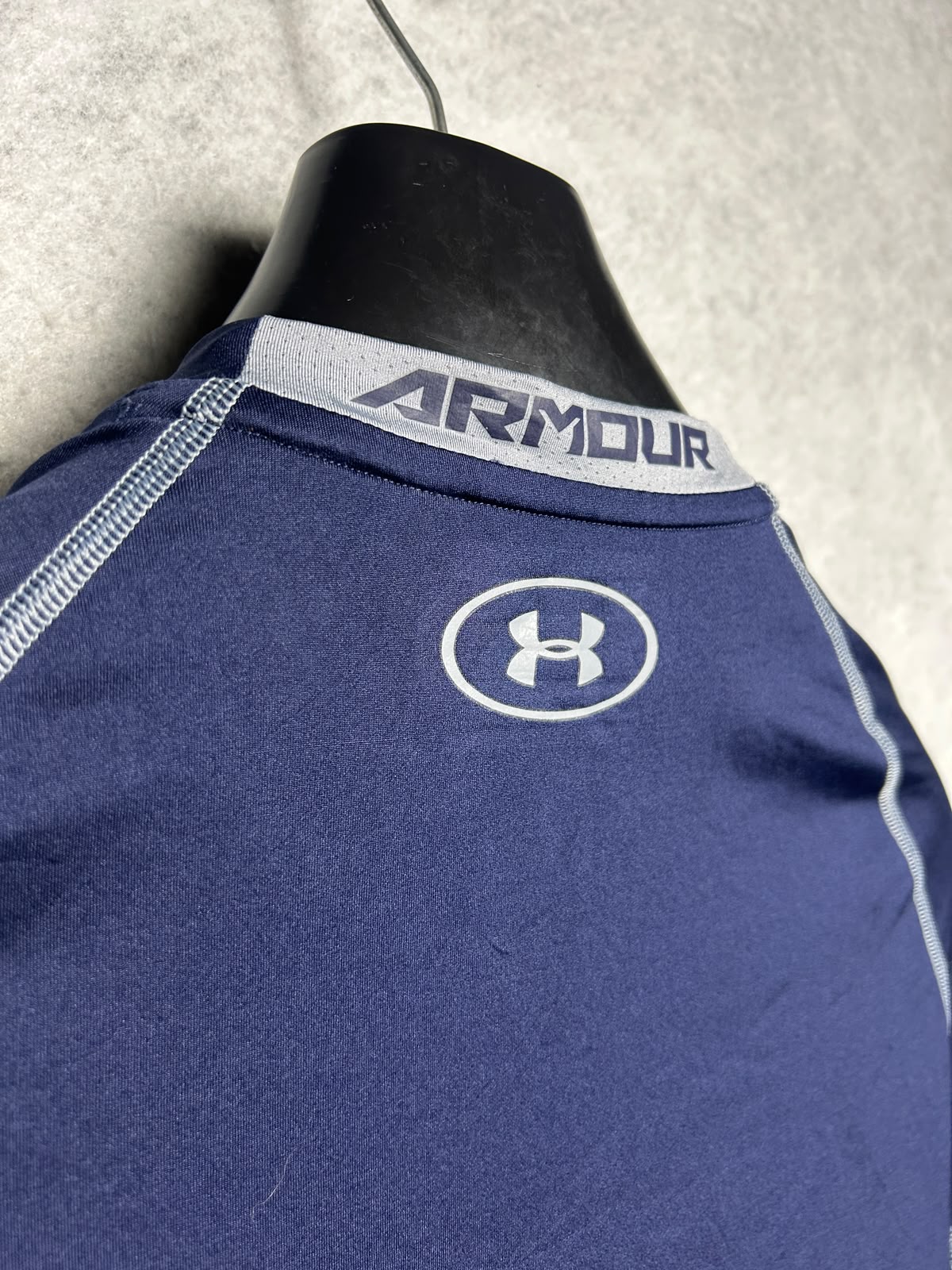 Under Armour Heat Gear Full Sleeves Round Neck - Large