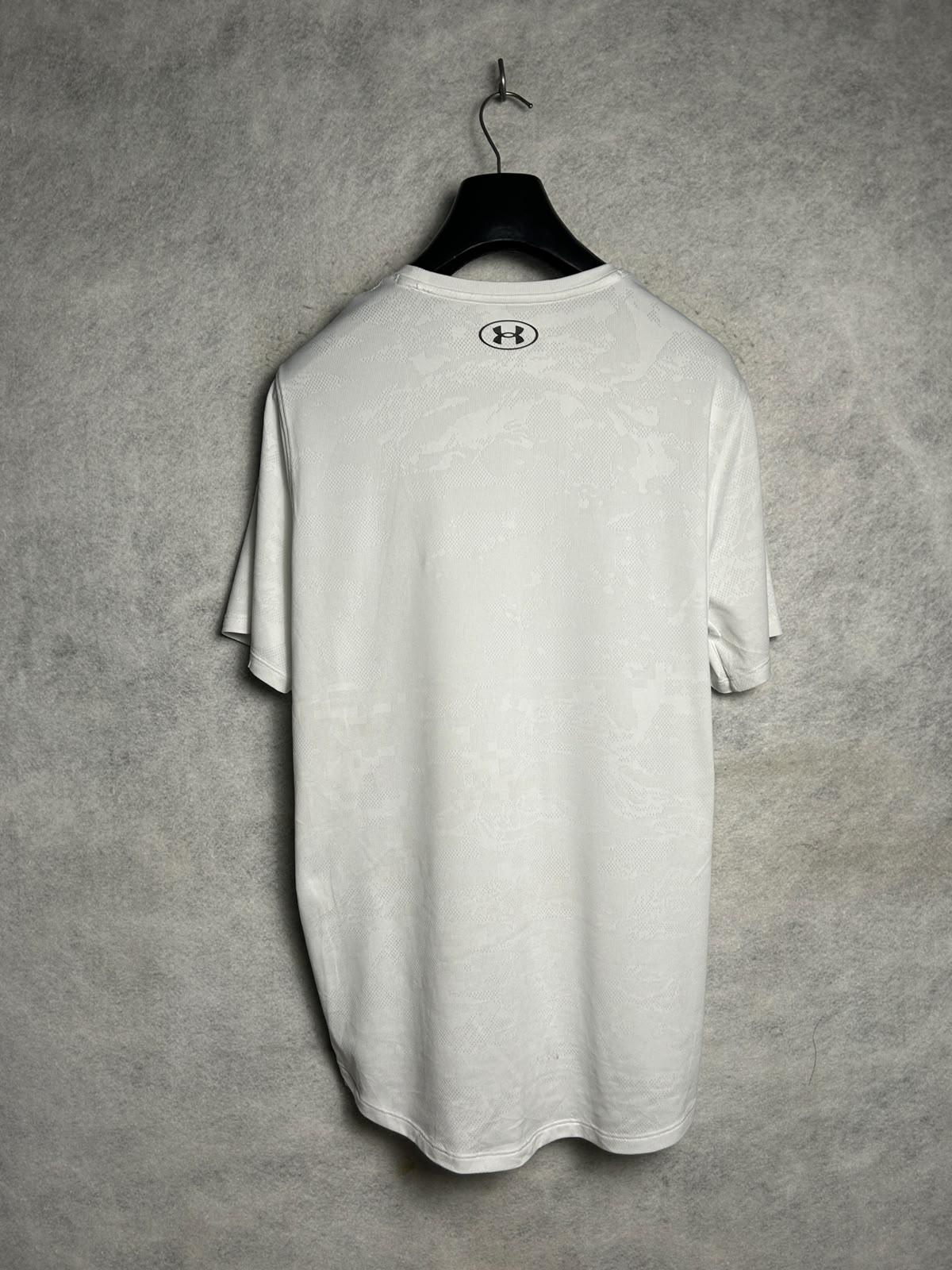 Under Armour White Round Neck - Large