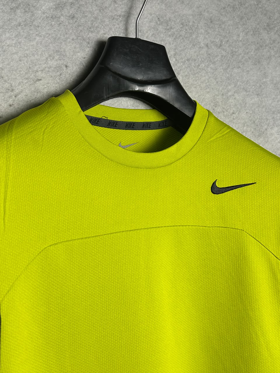 Nike Dri Fit Rond Neck - Large